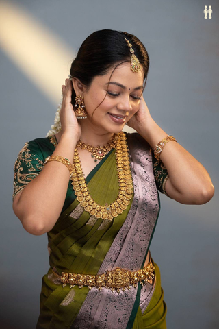 Kanchipuram Silk Saree In Mehendi Green With Paisley Motifs