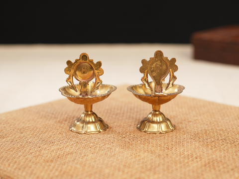 Brass Traditional Sangu Chakkaram Vilakku Set