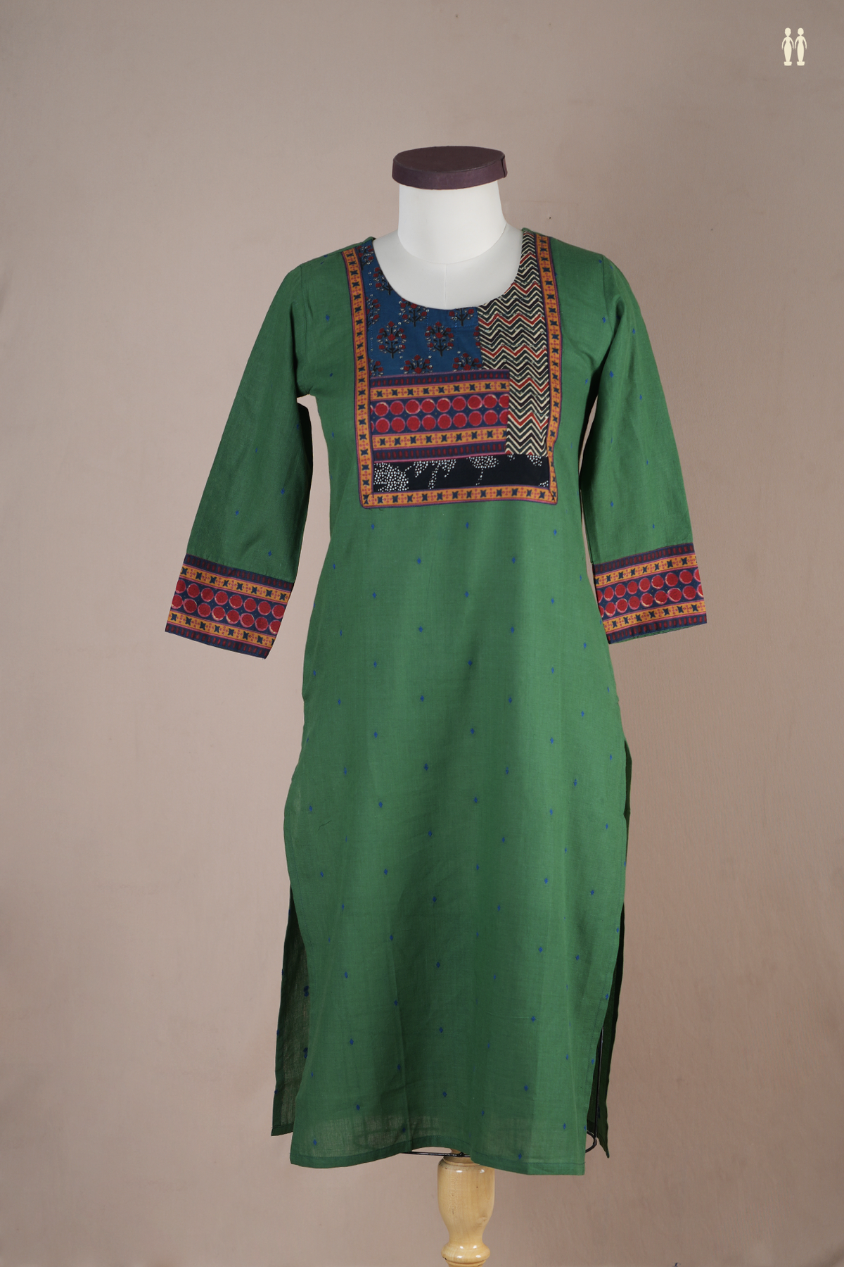 Round Neck Threadwork Buttis Green Cotton Long Kurta