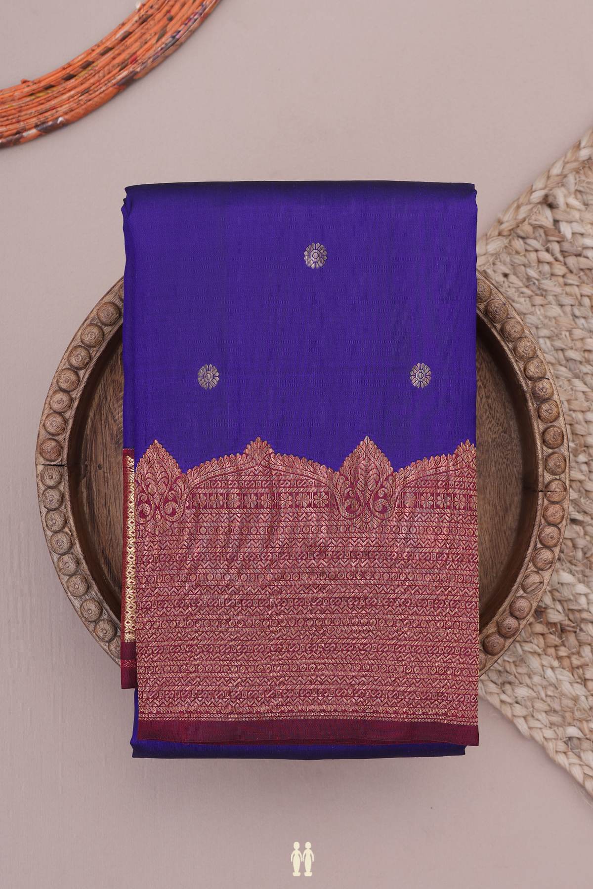 Kanchipuram Silk Saree In Royal Blue With Floral Zari Buttas