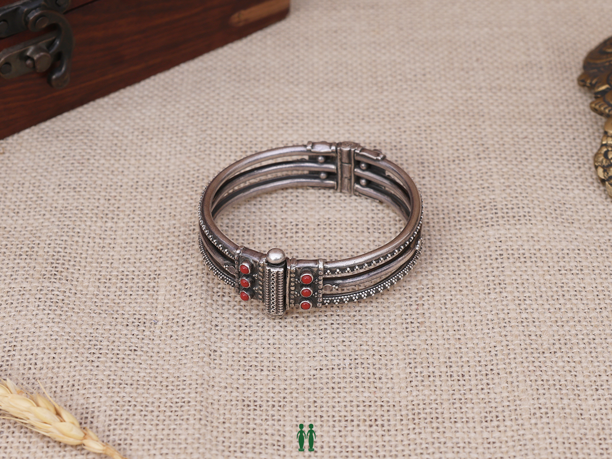 Coral Stone Rava Work Oxidized Three Line Screw Bangles