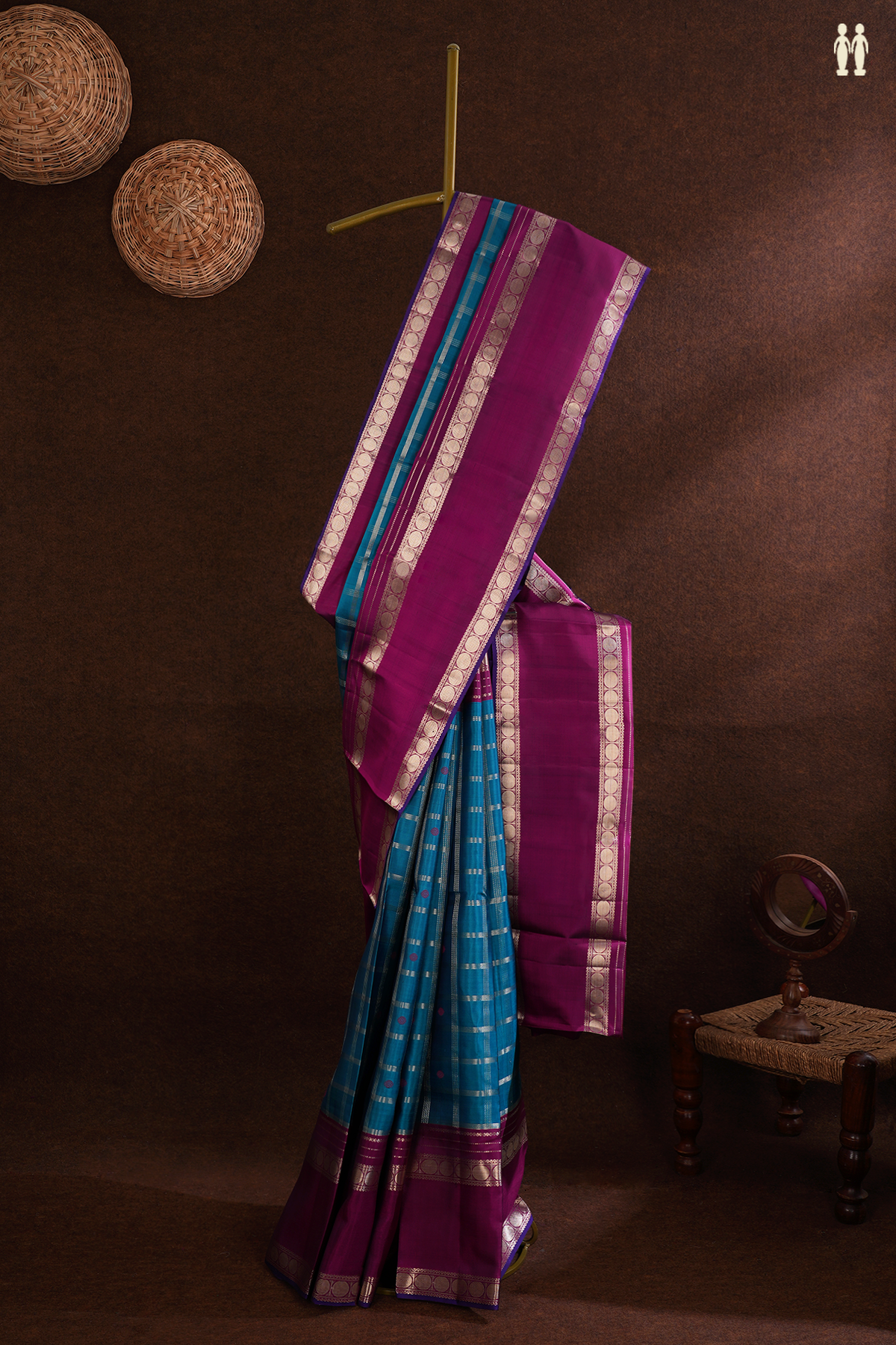 Kanchipuram Silk Saree In Blue Along Checks With Buttas