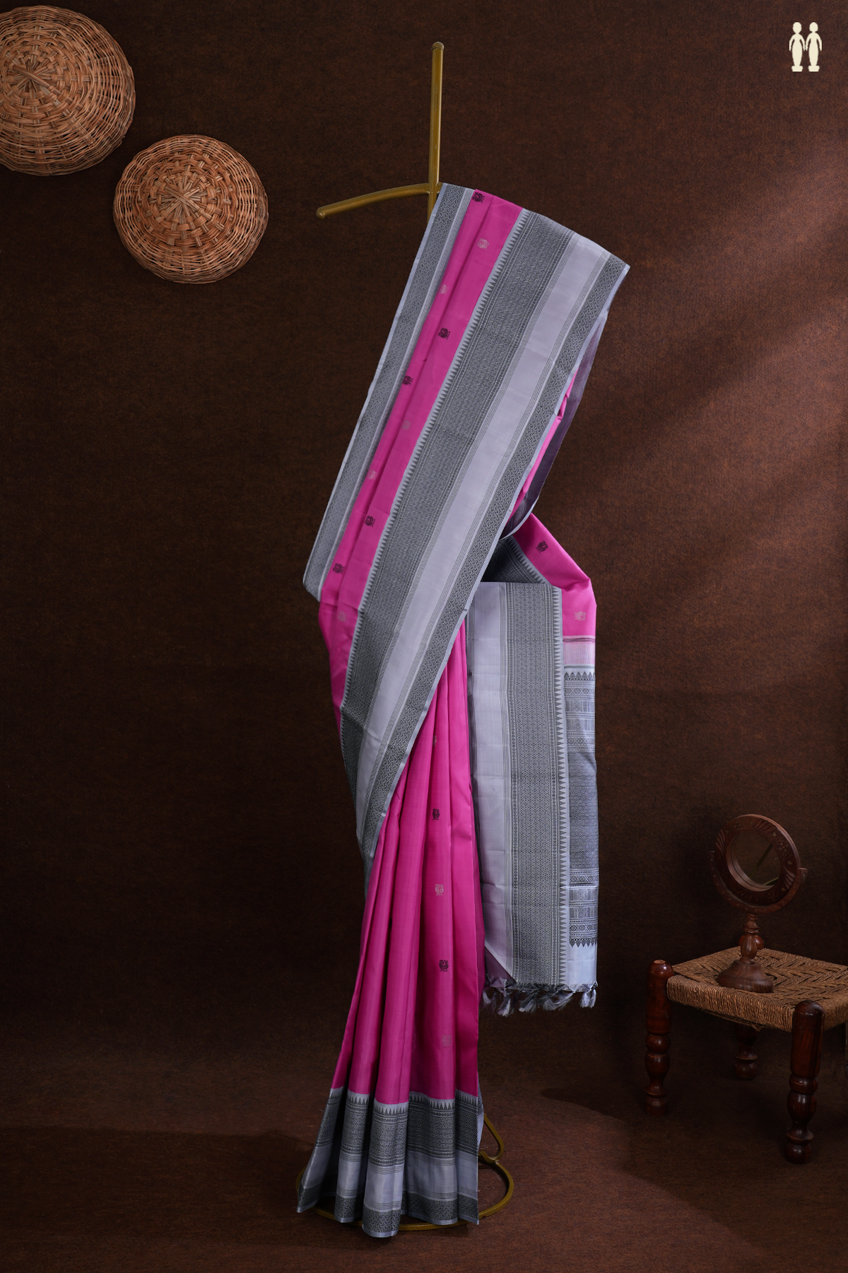 Kanchipuram Silk Saree In Pink With Peacock Buttas