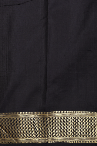 Small Checks Design Green And Black Kanchipuram Silk Saree