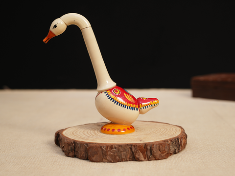 Wooden Handicraft Swan Pair For Home Decor