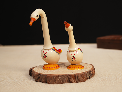 Wooden Handicraft Swan Pair For Home Decor