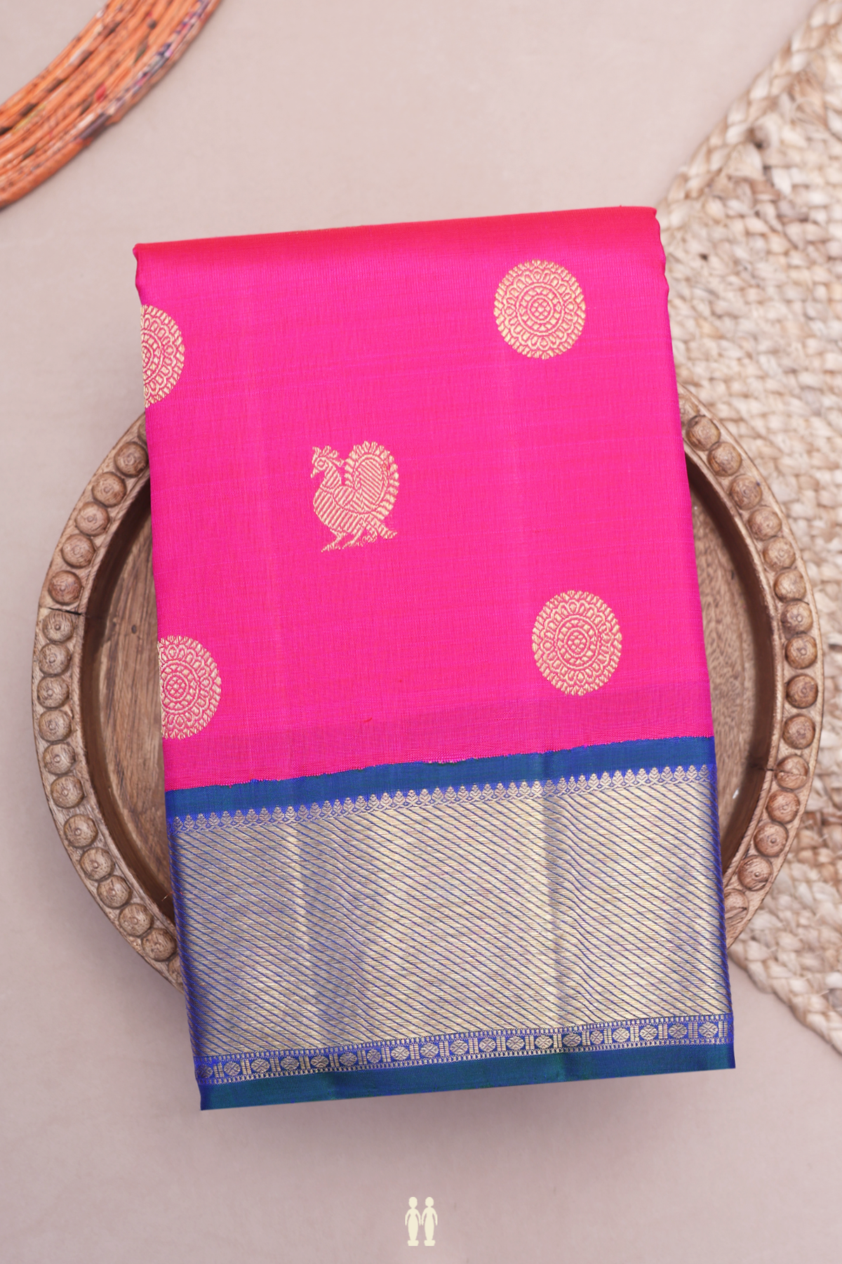 Kanchipuram Silk Saree In Magenta With Traditional Motifs