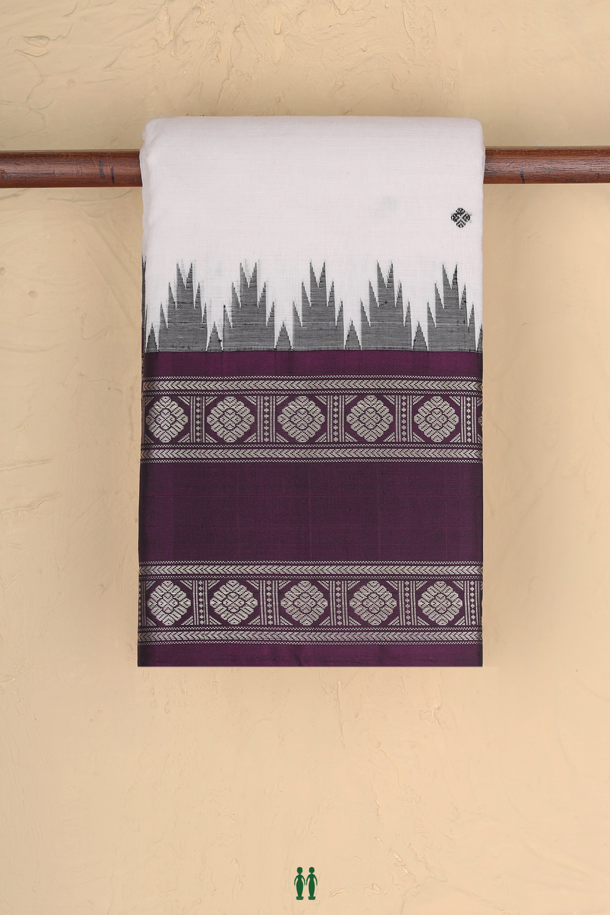 Kanchi Cotton Saree In White With Threadwork Buttas