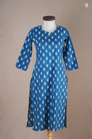 V-Split Neck Paisley Design Capri Blue Cotton Long Kurta