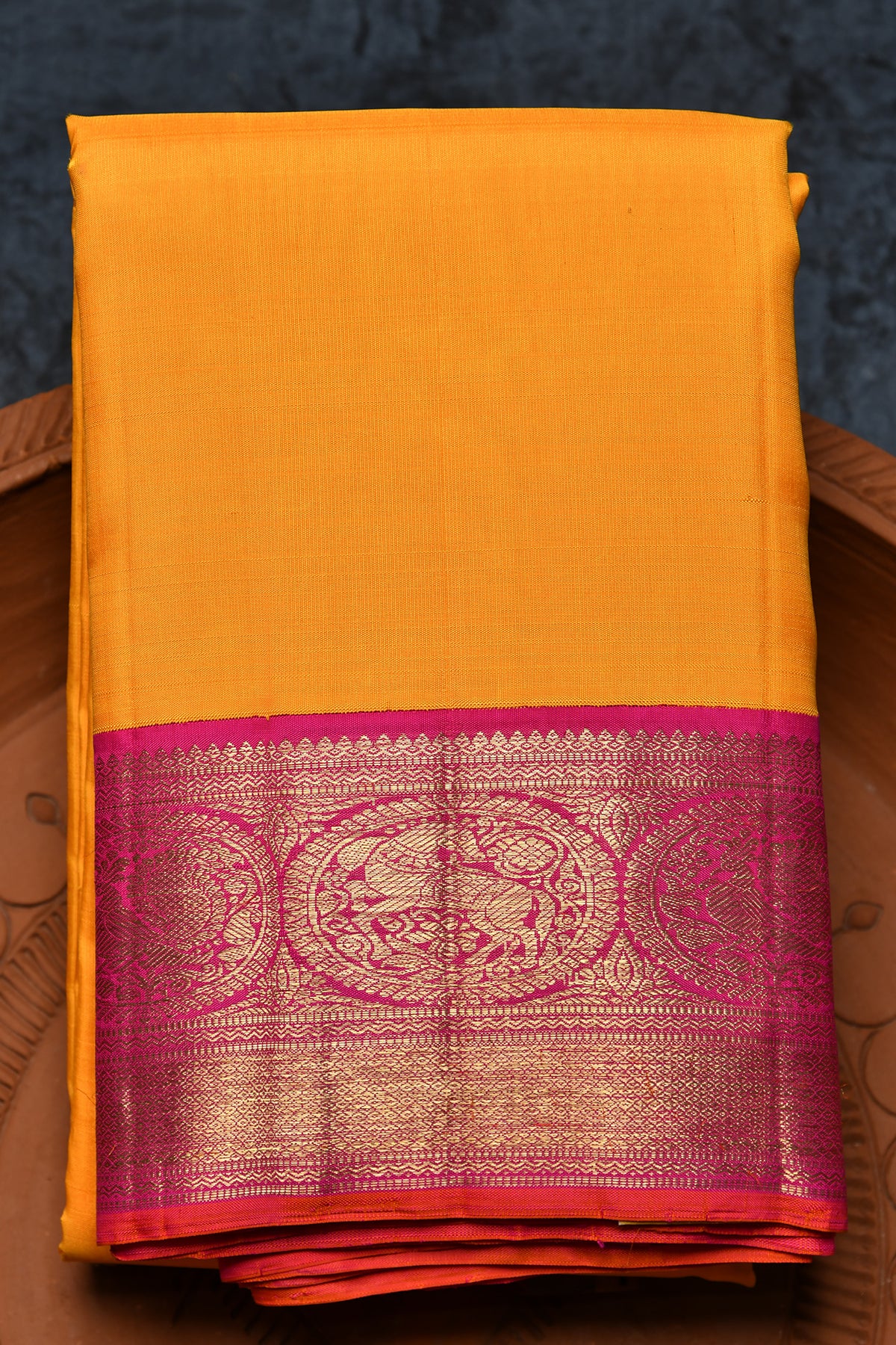 Korvai Rani Pink Traditional Border In Mango Yellow Kanchipuram Silk Saree