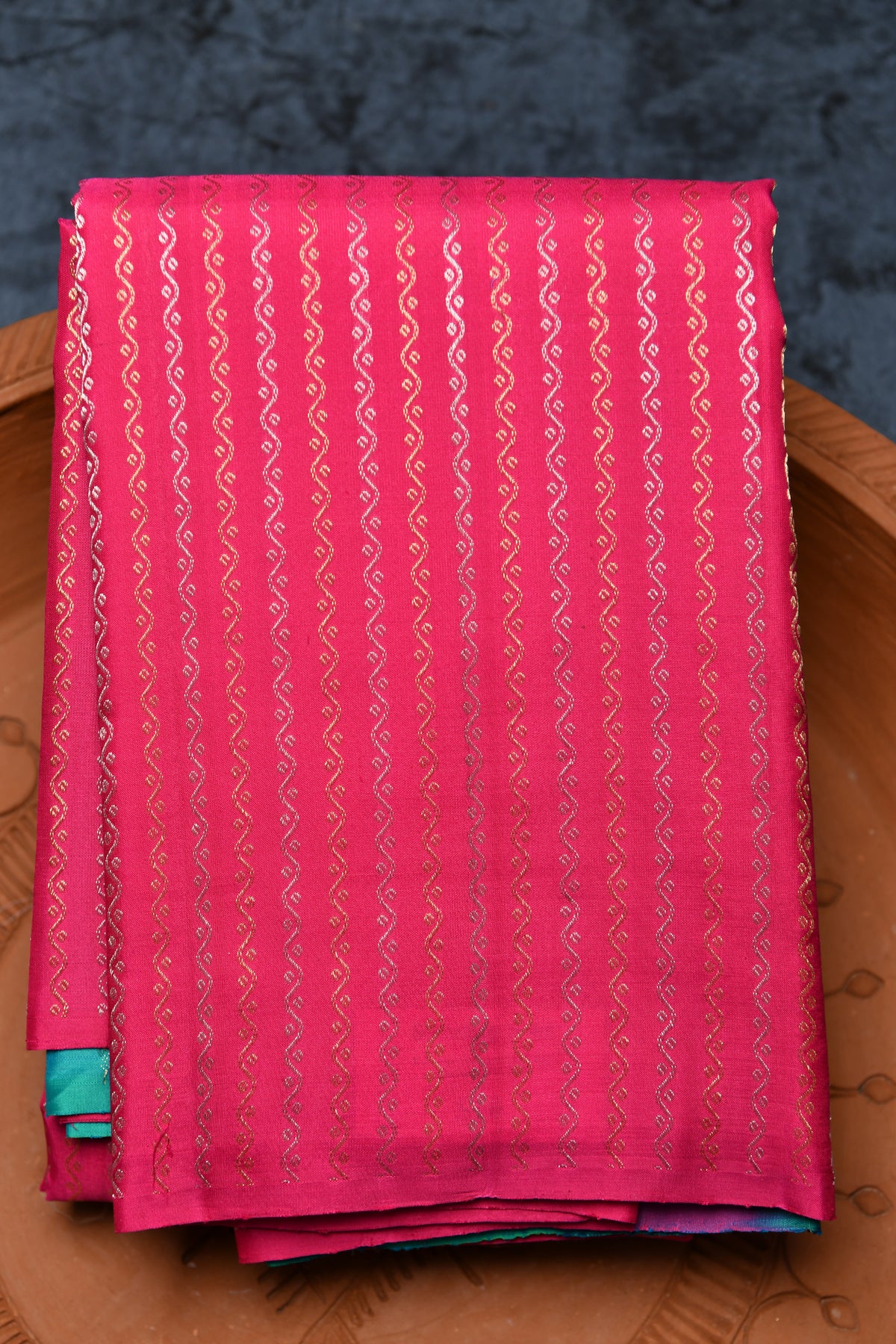 Gold And Silver Zari Zig Zag Pattern Magenta Kanchipuram Silk Saree