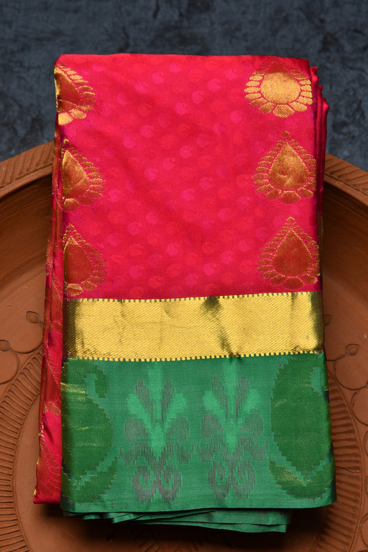 Contrast Paisley Border With Thilagam Butta Rani Pink Kanchipuram Silk Saree