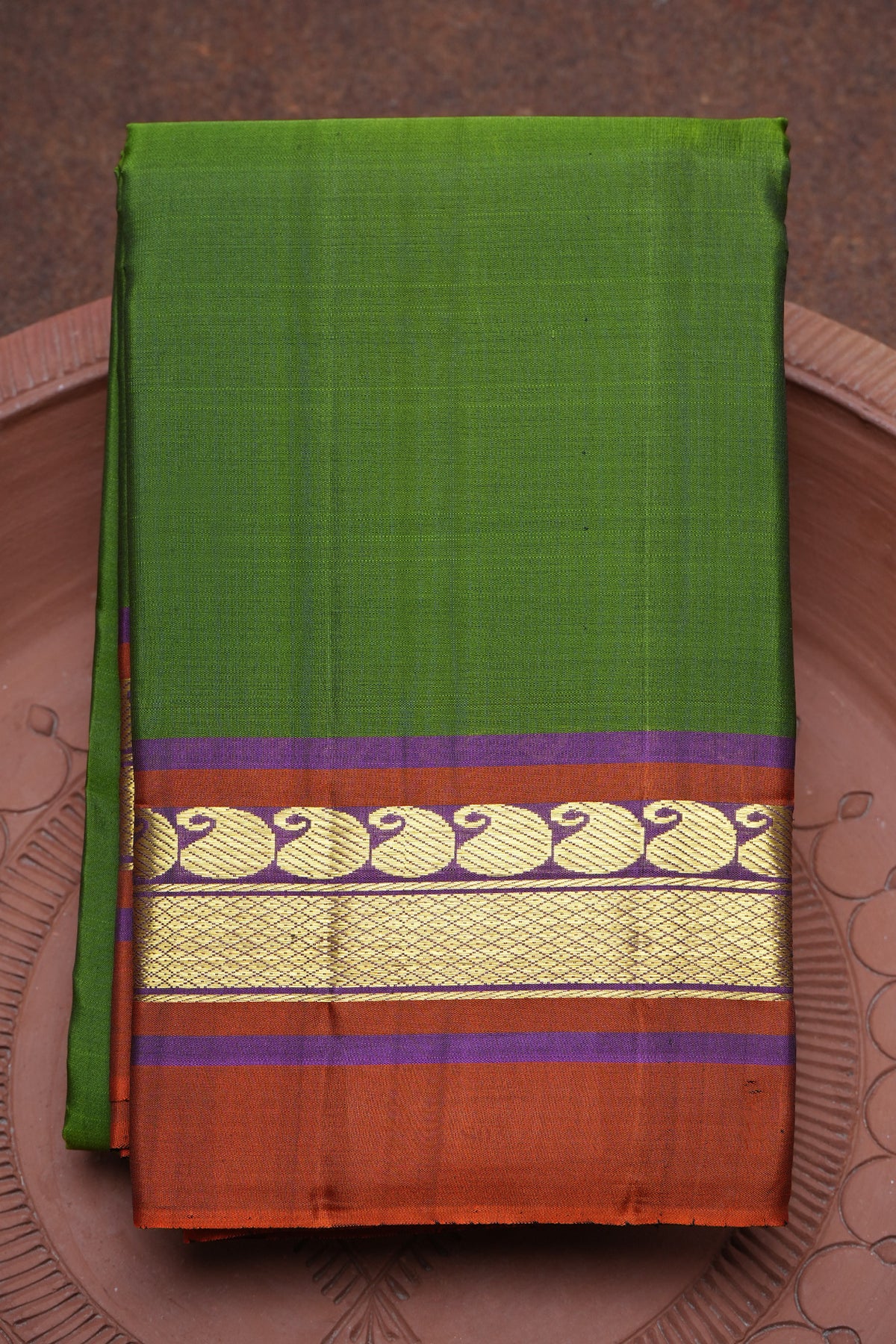 Paisley And Mayil Kann Zari Border Plain Fern Green Kanchipuram Silk Saree