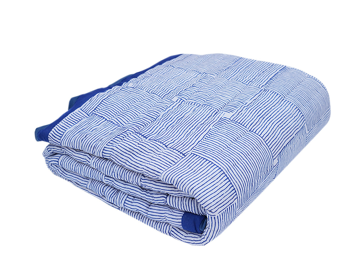 Allover Blue Line Printed White Cotton Single Quilt