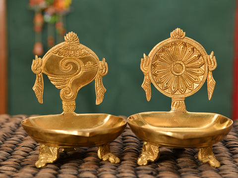 Brass Traditional Chang Chakkaram Vilakku Set