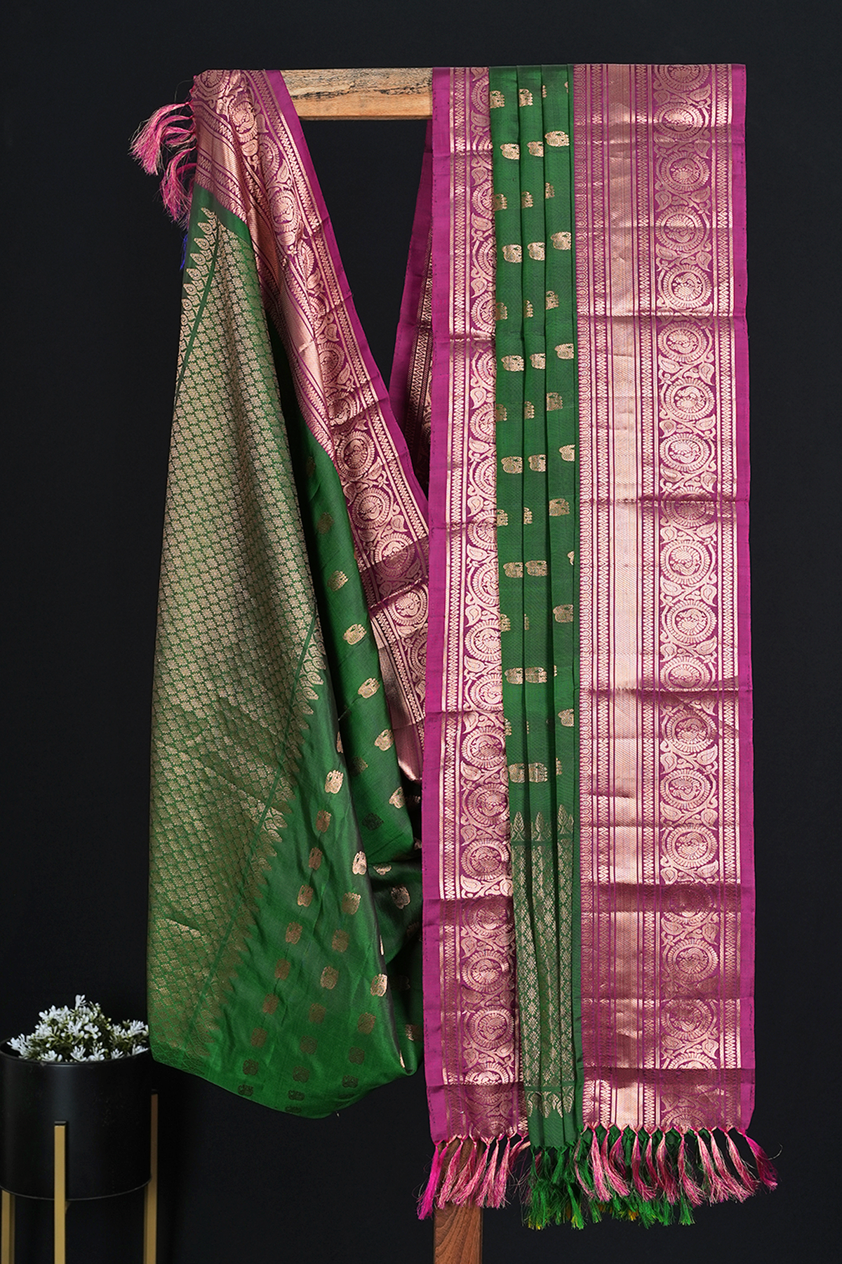 Elephant Zari Motifs Emerald Green Kanchipuram Silk Dupatta