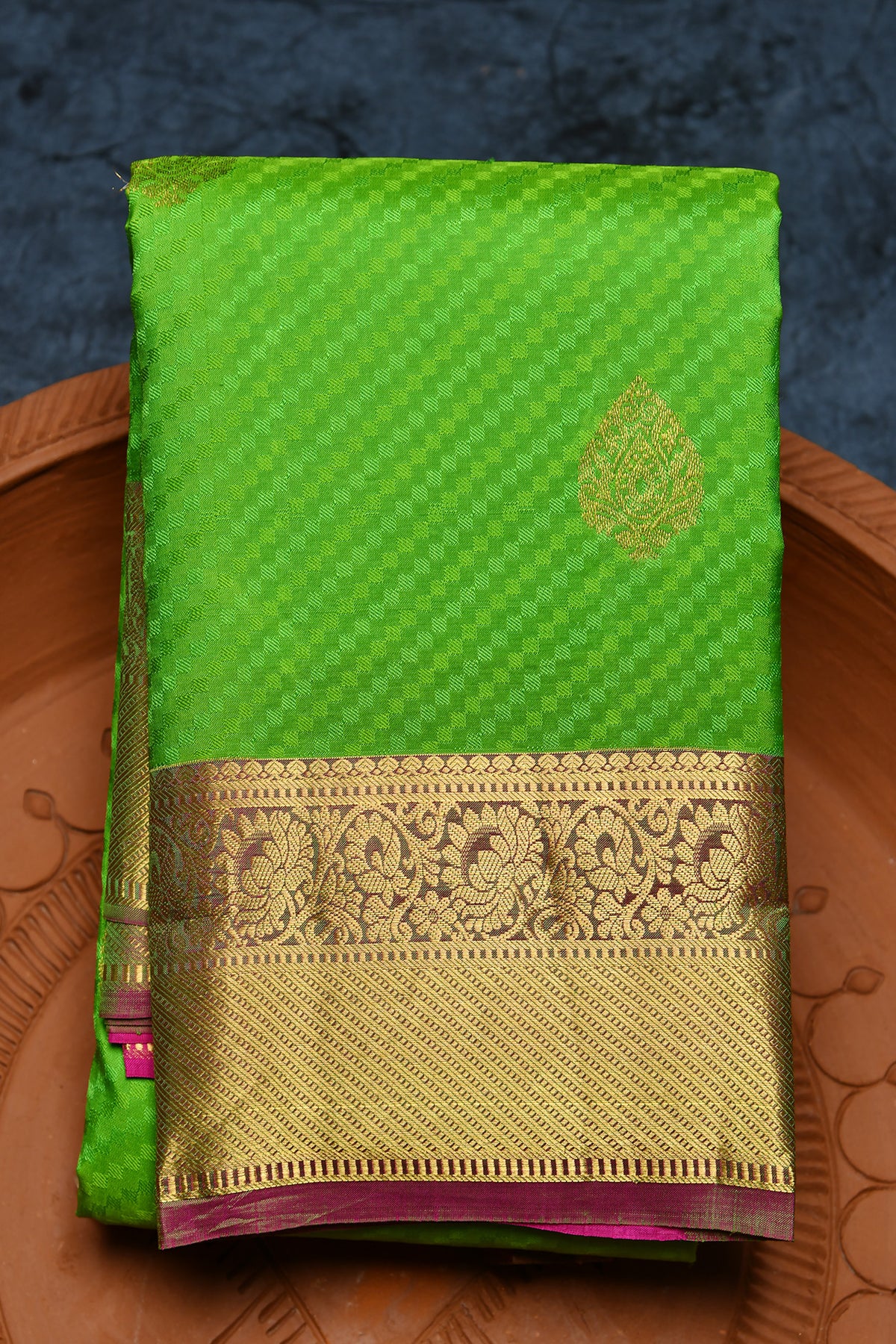 Floral Border With Leaf Design Butta Parrot Green Kanchipuram Silk Saree