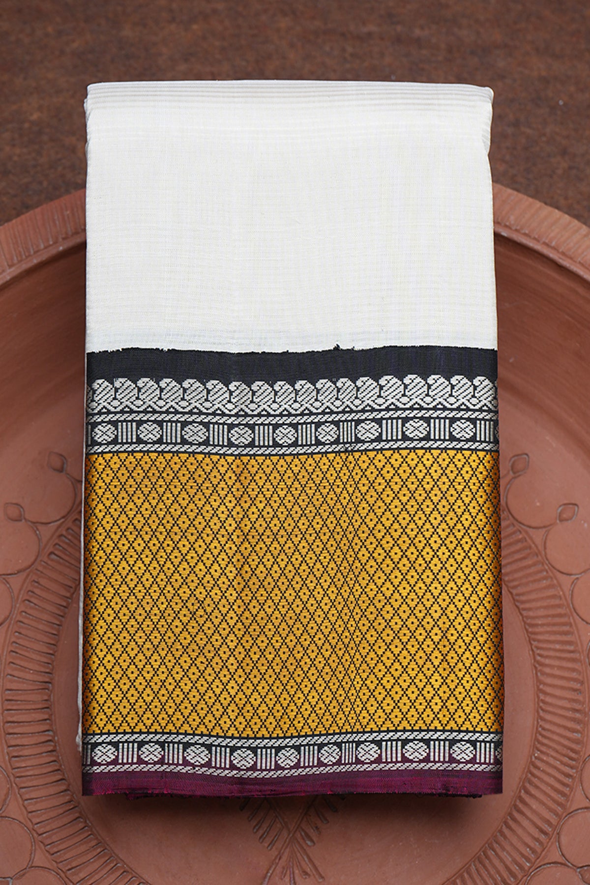 Mayil Kann Threadwork Border White Kanchipuram Silk Saree