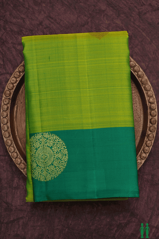 Ogee And Floral Zari Motif Pear Green Kanchipuram Silk Saree