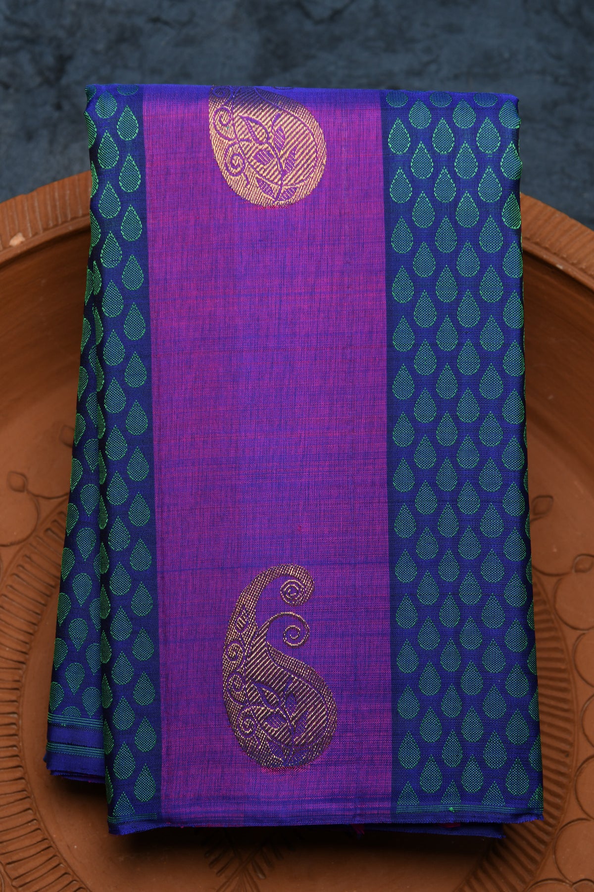 Paisley Zari Butta Jacquard Navy Blue And Purple Kanchipuram Silk Saree