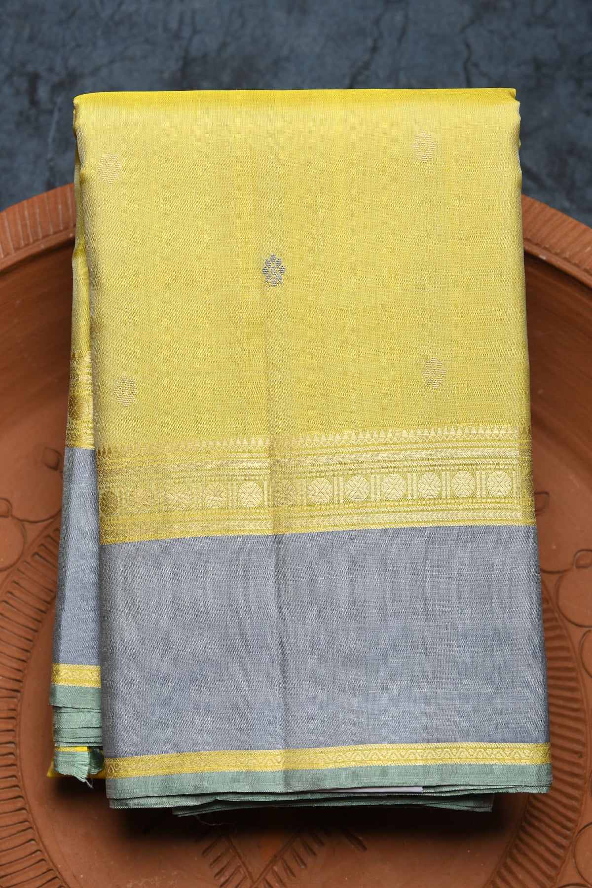 Thread Work Rudraksh Border In Buttis Banana Yellow Kanchipuram Silk Saree