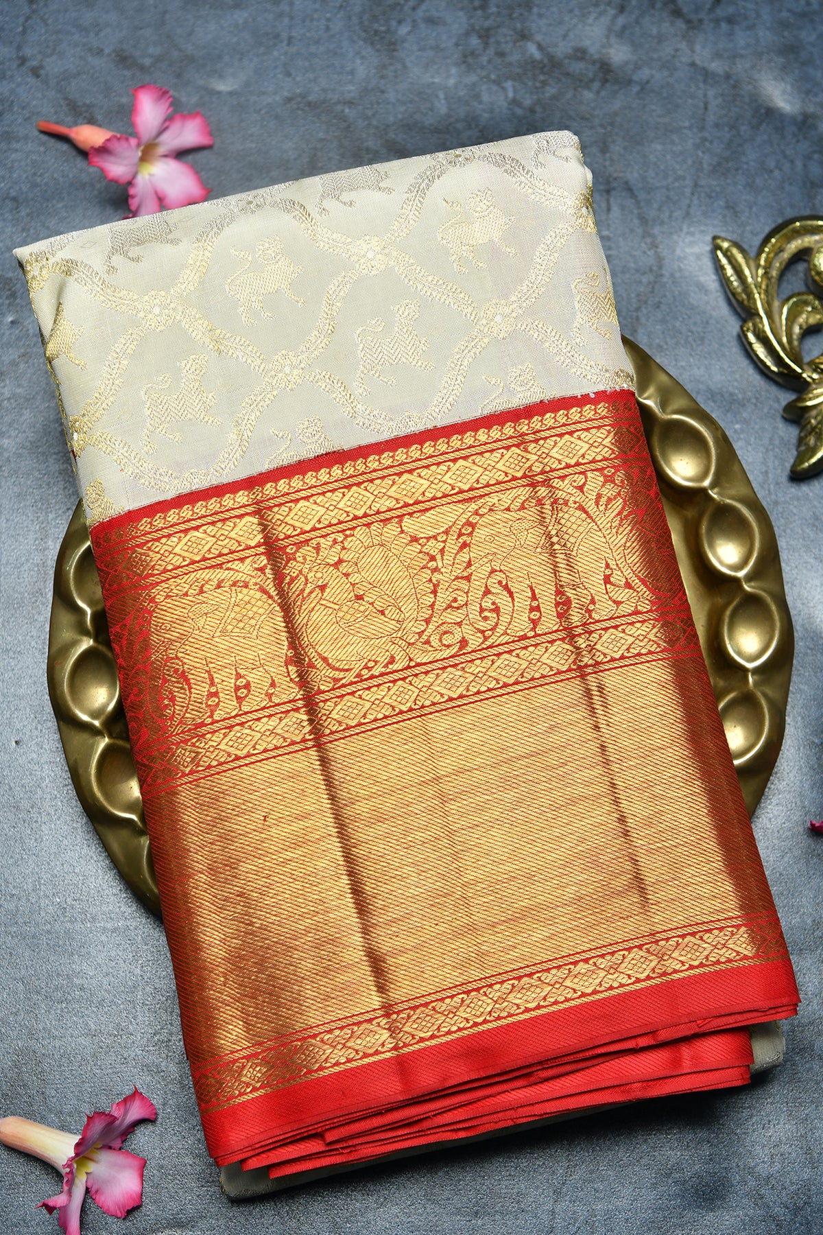 Contrast Big Border Yazhi Motif In Ogee Design Off White Kanchipuram Silk Saree